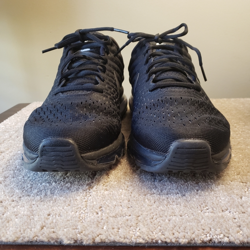 Nike Triple Black Airmax 2017 Men 10.5 - Picture 5 of 8